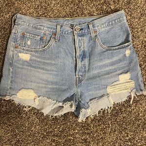 501 Levi denim shorts